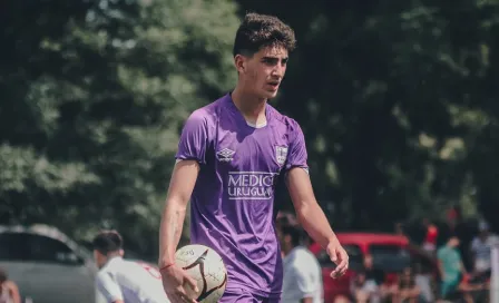 Diego Abreu, hijo de Loco, descendió a Segunda División con el Defensor Sporting