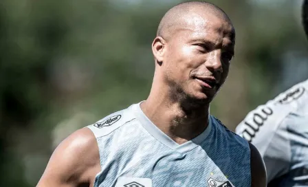 Carlos Sánchez: Regresó a los entrenamientos con Santos tras su operación