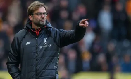 Klopp mostró su apoyo a joven aficionado con cáncer terminal: 'Nunca caminarás solo'