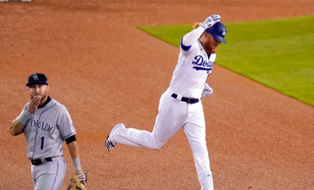 Justin Turner le tira nachos a fan y nace 'Nacho Man'