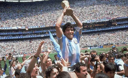 Subastan playera con la que debutó Maradona en el Mundial por más de 60 mil dólares