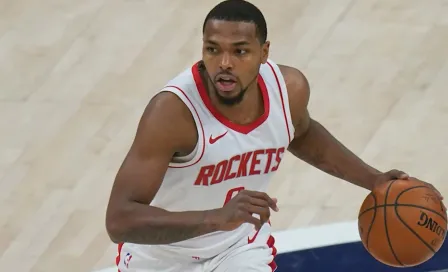 NBA: Sterling Brown, jugador de los Rockets, fue herido en la cara durante asalto