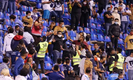 Puebla: Afición de La Franja y Pumas protagonizan pelea en el Estadio Cuauhtémoc