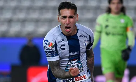 Liga MX: Pachuca venció con diez a Santos y sueña con meterse a repechaje