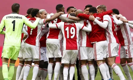 Edson Álvarez y Ajax, Campeones de la Eredivisie tras golear al Emmen