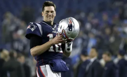 Tom Brady: Balón del primer pase de anotación del legendario mariscal será subastado