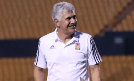 Tigres: Tuca Ferretti recibió segunda dosis de vacuna contra Covid-19 en medio de aplausos