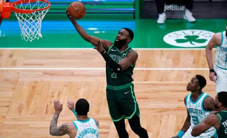 NBA: Jaylen Brown de los Celtics, fuera el resto de la temporada por desgarre en muñeca