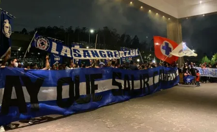 Cruz Azul: Afición sorprendió a la Máquina con 'serenata' previo al partido vs Toluca