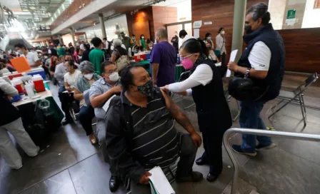 CDMX: Vacunación contra el Covid-19 en maestros y personas de 50 a 59 años iniciará la próxima semana