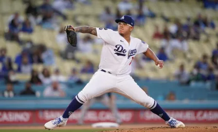 Julio Urías: Estableció su mejor marca de victorias en una campaña en triunfo sobre Diamondbacks