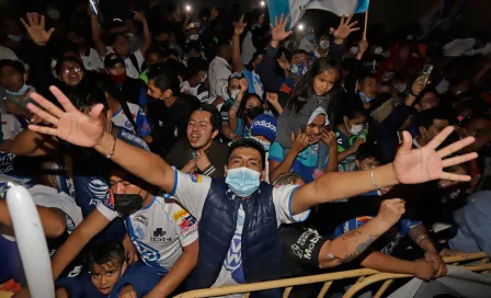 Puebla vs Santos: Afición de La Franja llevó serenata al equipo previo a 'Semi' de Vuelta