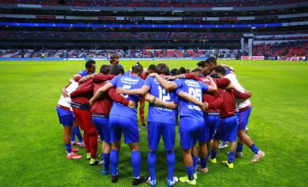 Cruz Azul: Madre de un aficionado que murió hace un año pide ingresar urna al Azteca