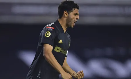 Carlos Vela, vacunado contra el Covid-19 e invita a la afición a hacer lo mismo