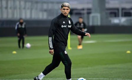 Alan Pulido: No se ve como reemplazo de Jiménez o Chicharito Hernández