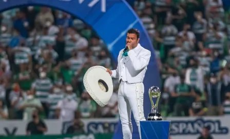 Pablo Montero y otros artistas que tuvieron errores al cantar el himno nacional