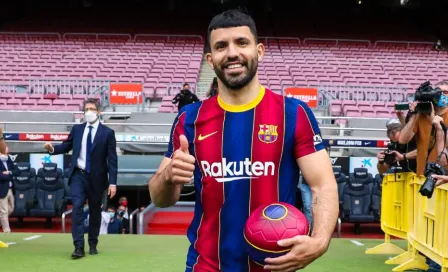 Kun Agüero en presentación en el Camp Nou: 'Llego al mejor equipo del mundo'