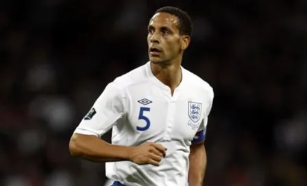 Rio Ferdinand narró vuelo de terror con Inglaterra en 2006: 'Pensé que íbamos a estrellarnos'