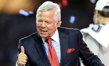 Robert Kraft recibió un Bentley convertible como regalo por su cumpleaños 80