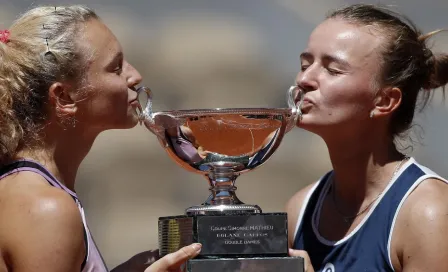 Roland Garros: Krejcikova, campeona femenil, también ganó en dobles