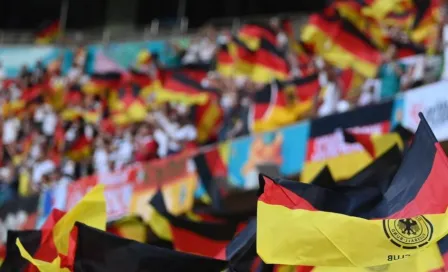 Video: Paracaidista, al borde de la tragedia al entrar al estadio previo al Francia vs Alemania