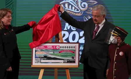 AMLO y Lotería Nacional anunciaron sorteo de un palco en el Estadio Azteca