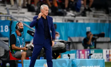 Video: Didier Deschamps se quedó encerrado y aficionados le ayudaron