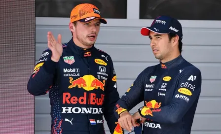 Video: Checo Pérez venció a Max Verstappen en divertida carrera con globos y pintura