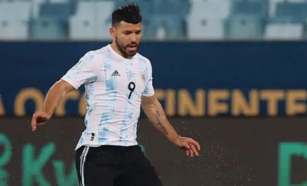 Kun Agüero disfruta de sus vacaciones en Grecia junto a su novia