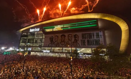 Video: Miles de aficionados de Bucks festejaron campeonato en calles de Milwaukee