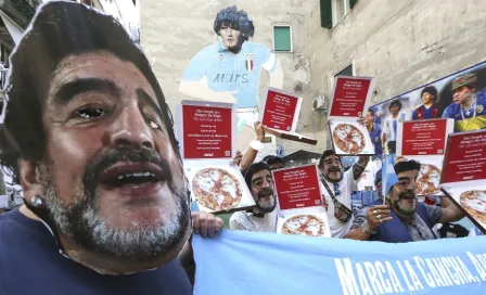 Maradona: Activistas usaron máscara del '10' en el G20 de Medioambiente en Nápoles