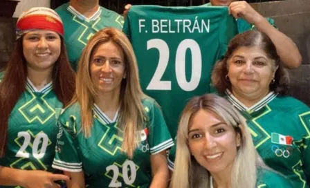 Tri Olímpico: Familiares apoyaron con jersey 'pirata' porque el original no salió a la venta