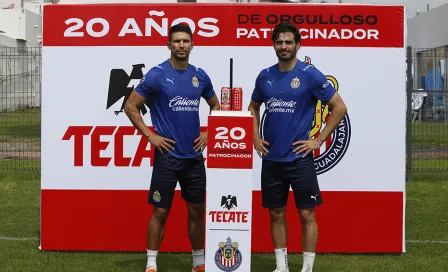 Chivas: Tecate renovó su patrocinio con Chivas y lo celebró con lata conmemorativa