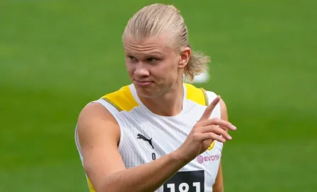 Erling Haaland dio autógrafo a un niño en pleno partido contra Athletic