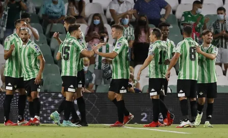 Andrés Guardado: Betis goleó a una Roma que se quedó con ocho jugadores