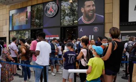 Lionel Messi: 'Fiebre' en París por adquirir el jersey de La Pulga 