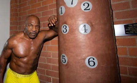 Video: Mike Tyson casi noquea a su entrenador haciendo sparring