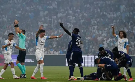 Samuel Kalu del Girondins Burdeos se desplomó en duelo ante Olympique Marsella