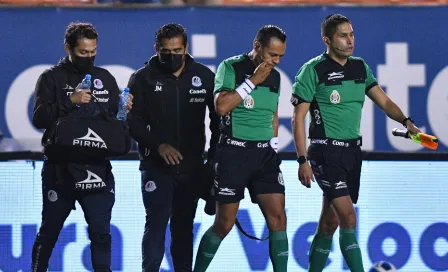 Atlético de San Luis vs Cruz Azul: Abanderado se lesionó y tuvo que ser sustituido