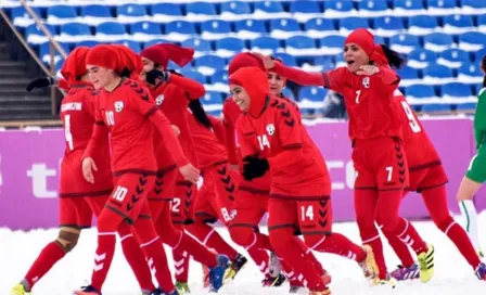 Jugadoras de selección de futbol dejaron Afganistan en vuelo de evacuación