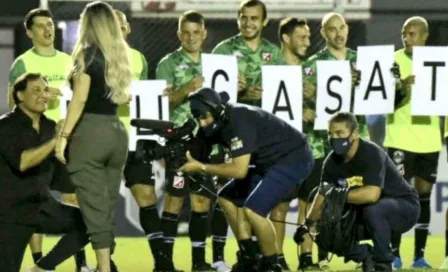 Video: DT de River Plate pidió matrimonio previo a goleada recibida