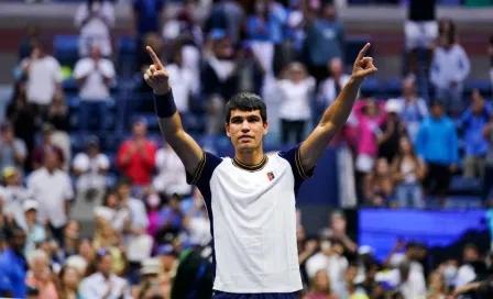 US Open: Alcaraz, de sólo 18 años,  sorprendió y eliminó a Tsitsipas en tercera ronda