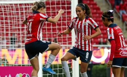 Chivas: Alicia Cervantes y Caro Jaramillo imitaron festejo de Omar Bravo y Alberto Medina