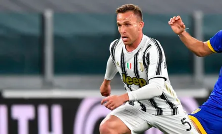 Juventus: Arthur Melo sufrió accidente con su Ferrari en Turín