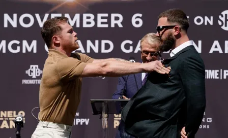 Caleb Plant negó haberse metido con la madre del Canelo Álvarez