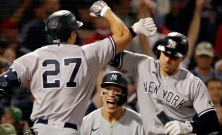 Yankees barre serie en Fenway Park al aprovechar errores de Red Sox