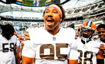 Myles Garrett decoró su casa con lápidas de quarterbacks de la NFL