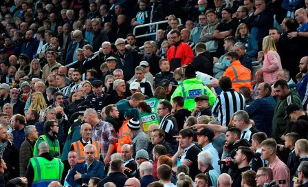 Newcastle vs Tottenham, detenido por una emergencia médica en la grada