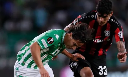 Diego Lainez: El mexicano regresó con Betis en empate ante Bayer Leverkusen