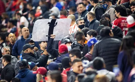 Video: Mujeres participaron en trifulca durante Xolos vs Chivas